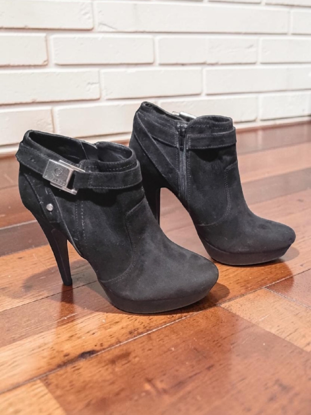 G by GUESS Dorine Black Faux Suede Platform Stiletto Ankle Booties Size 9.5M